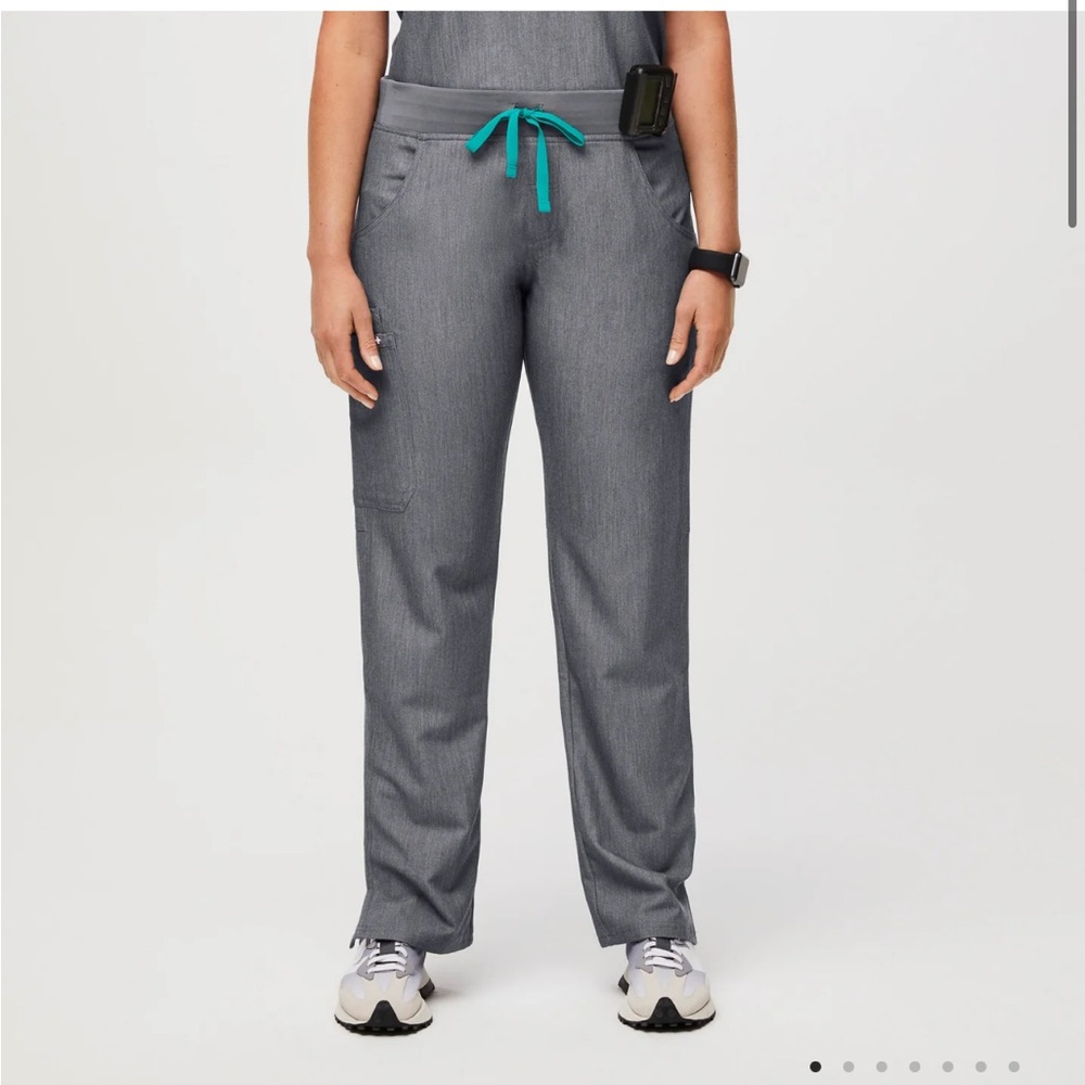 Figs Kade Cargo scrub pants